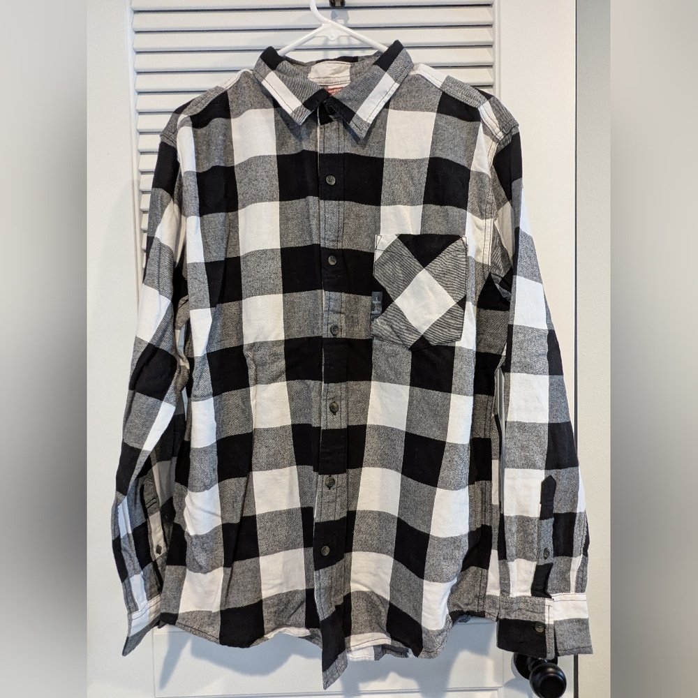 Men's plaid button down